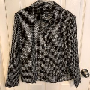 Black and white Blazer size 8P